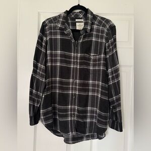 American Eagle Boyfriend Flannel Women’s size L Black & Gray Plaid